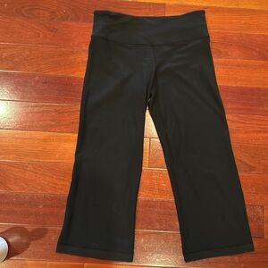 Lululemon Athletica reversible capri pants